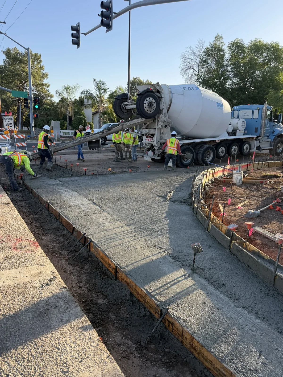 Curb concrete placement